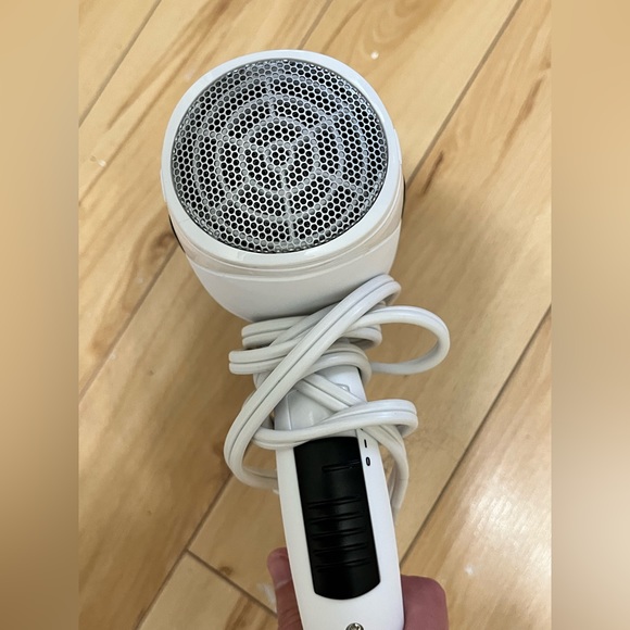 Conair Hair Dryer - Picture 2 of 4